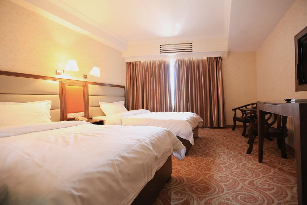 Towns Well Hotel Макао Екстериор снимка