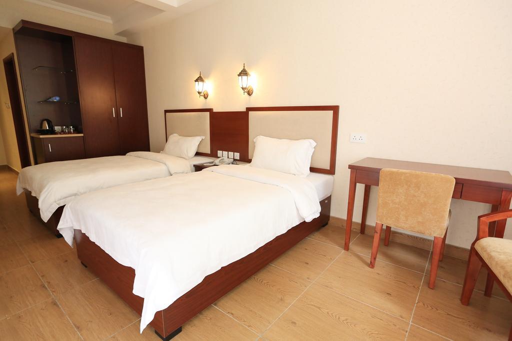 Towns Well Hotel Макао Екстериор снимка