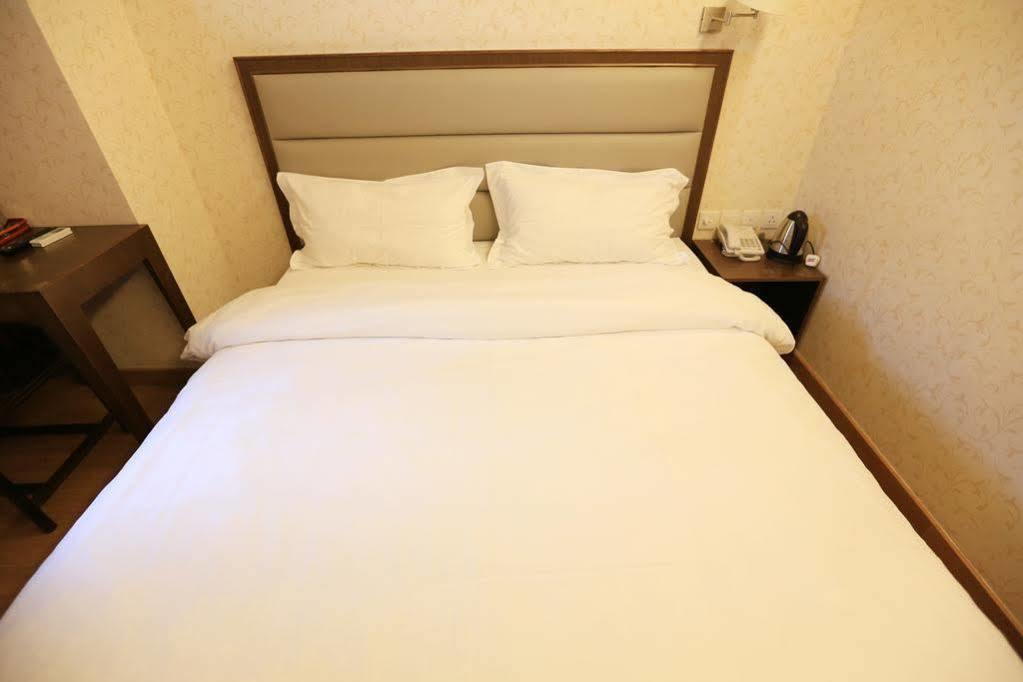 Towns Well Hotel Макао Екстериор снимка